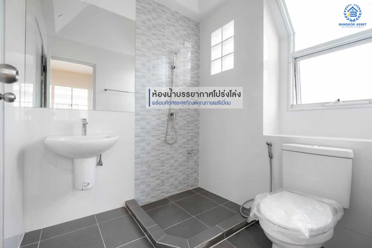 บ้านมือสองตกแต่งใหม่ คุณภาพแบรนด์ LH ม.ชลลดา บางใหญ่-เซ็นทรัลเวสต์เกต เนื้อที่ 52.6 ตร.ว. ฟังก์ชั่น 3 ห้องนอน 2 ห้องน้ำ 2 ที่จอดรถ Facility ครบครัน พร้อมทุกการเข้าอยู่ บนทำเลเดินทางสะดวก ใกล้ถ.กาญจนาภิเษก และเพียง 10 นาทีถึงรถไฟฟ้า "สถานีคลองบางไผ่"...